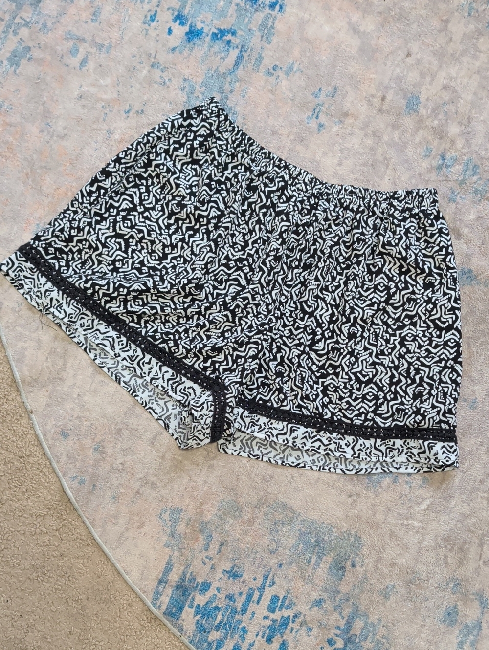 Xhilaration Black & White Printed Elastic Waist Shorties Women's XL